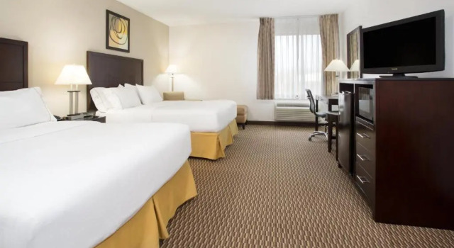 Номер Standard с 2 комнатами Holiday Inn Express Nicholasville by IHG