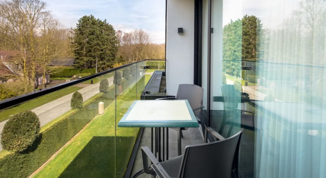 Полулюкс Hotel Restaurant Weinebrugge