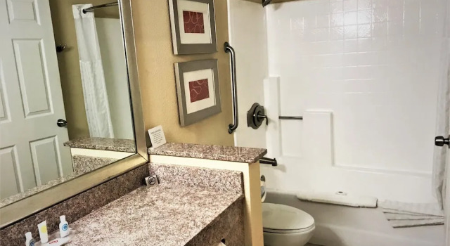 Четырёхместный семейный люкс Comfort Inn & Suites Huntington Beach