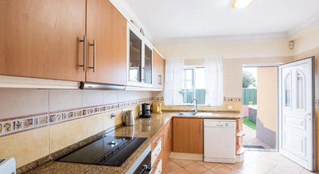 Вилла Villa Bali - Piscina aquecível e jacuzzi em Albufeira
