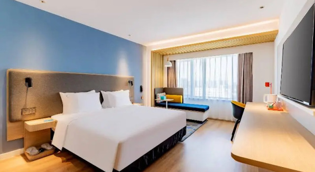 Двухместный люкс c 1 комнатой Holiday Inn Express Hohhot East Station by IHG