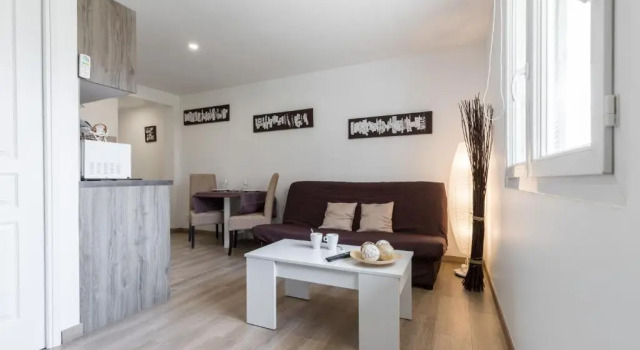 Апартаменты Deluxe Sleep in Antibes City Center
