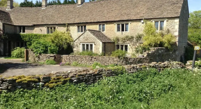 189 April Cottage