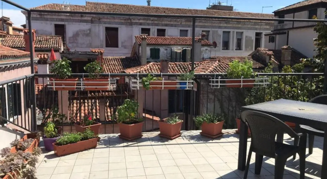 Апартаменты Venice Homes & Holidays Art District