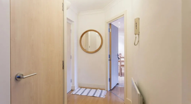 1 Bedroom Flat with Free WiFi - East London, Забронировать Отель Тауэр-Хэмлетс Лондон, рядом с Церковь Сент-Джордж-ин-зе-Ист