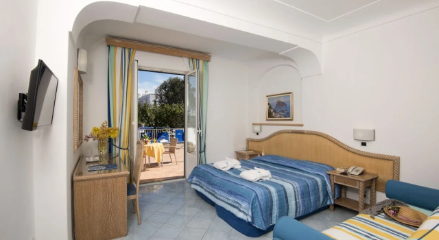 Четырёхместный номер Standard с балконом Hotel Floridiana Terme