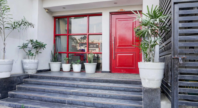 Townhouse Oak Gomti Nagar Healthcity Vistaar, Забронировать Отель Бизнес-отели Гомти Нагара, 4* 5*