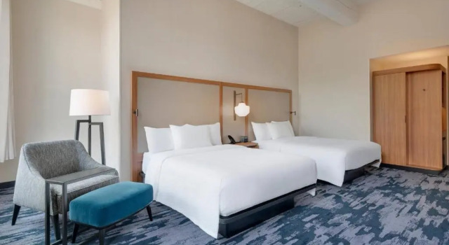 Четырёхместный номер Standard с видом на реку Fairfield Inn & Suites Madison Historic Eagle Cotton Mill