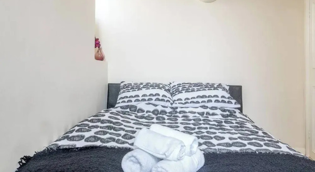 JOIVY Charming 1 Bed Flat, Sleeps 4