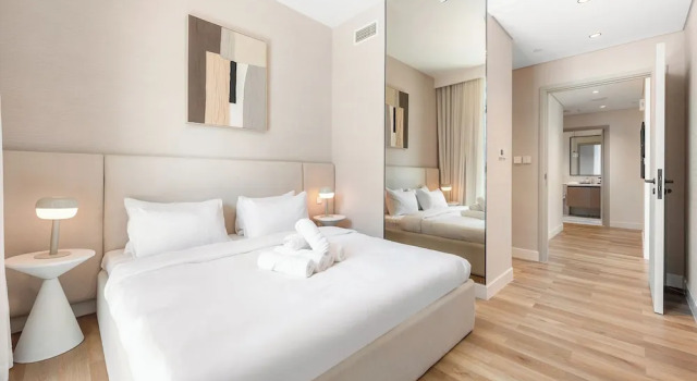 Stayis- Luxurious 2 BR near Burj Khalifa