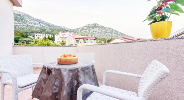 Трёхместный номер Standard с балконом Villa Vicko