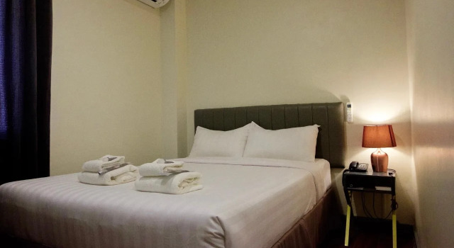 Crevice Hotel