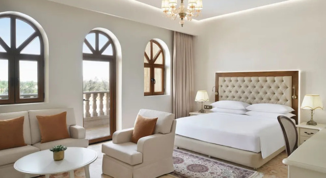 Двухместный люкс с балконом Al Samriya Hotel, Doha, Autograph Collection