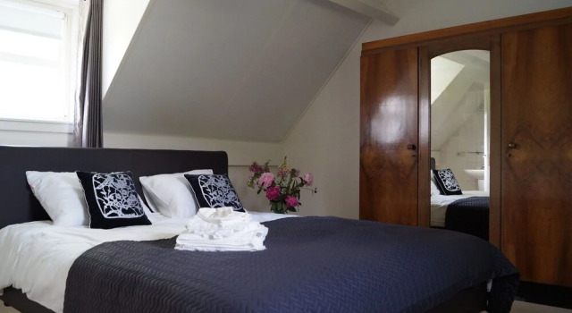 Luxurious, Detached Holiday Home Right by the Water, Rezervasyon Otel Steenbergen otoparklı oteller, Otopark
