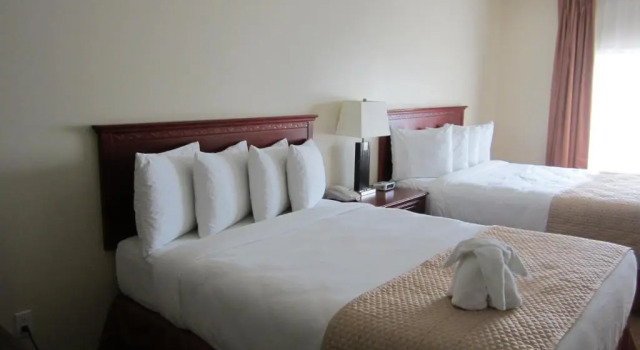 Четырёхместный номер Standard Days Inn by Wyndham Dawson Creek