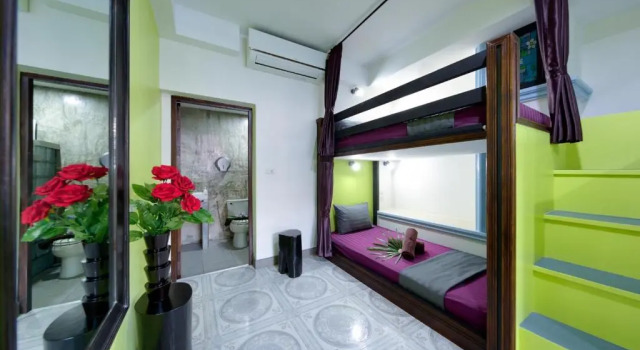 Кровать в общем номере Kerton Hostel