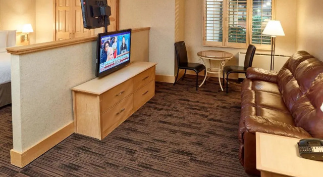 Люкс LivINN Hotel Minneapolis North / Fridley