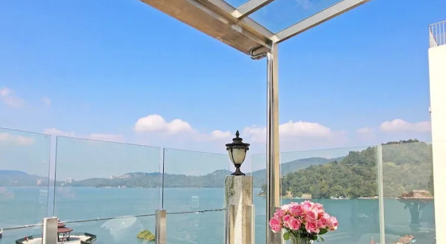 Четырёхместный номер Standard с балконом Shuian Lakeside Hotel