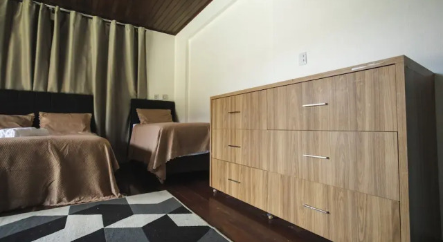 Трёхместный номер Standard с видом на бассейн Pousada e hostel Italia