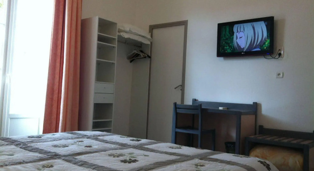 Wills Hotel, Book Hotel Hotels in Narbonne with Parking, Parking