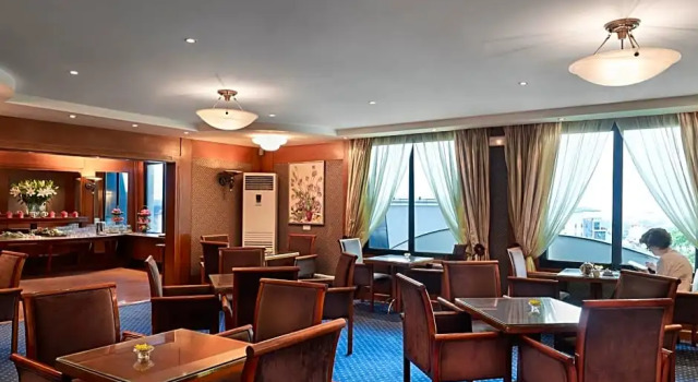 Двухместный номер Standard Hilton Hanoi Opera