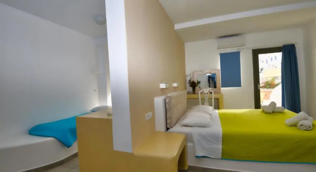 Трёхместный номер Standard с видом на бассейн OMIROS HOTEL