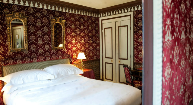 L'Hotel