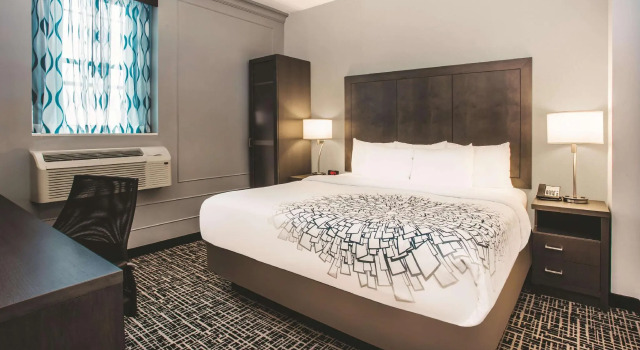 Двухместный номер Standard La Quinta by Wyndham Inner Harbor Downtown
