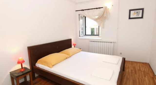 Apartment Sanja, Prenota Appartamento Splitska 