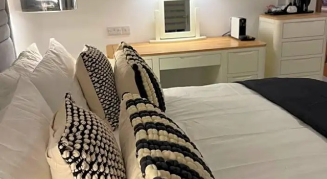 Номер Superior Druid House B&B
