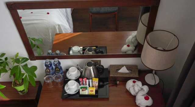 Sen Yangon Lakeview Hotel, Book Hotel Yangon downtown 