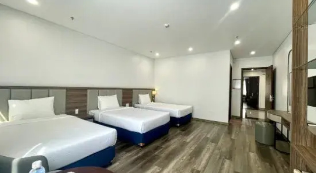 Трёхместный номер Deluxe Central Halong Hotel