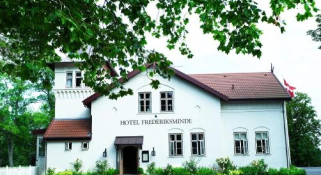 Hotel Frederiksminde, Boek Hotel Praesto 