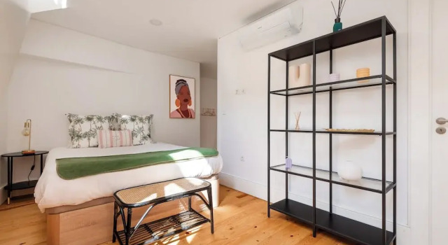 Sbra02 Charming and Modern Loft, Забронировать Отель Порту Регион Порту, рядом с Lapa Metro Station
