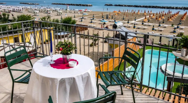 Семейный номер Standard с видом на море Hotel Estate