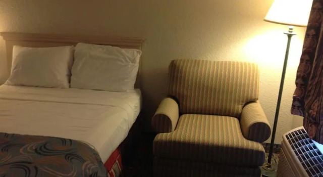 Days Inn Brookshire, Boek Hotel Hotels in Brookshire met zwembad, Zwembad