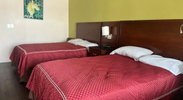 Четырёхместный номер Standard Capitol Inn by Belvilla Richmond Airport VA
