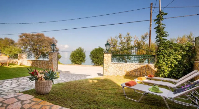 Студия seafront Anna Apartments Boukari