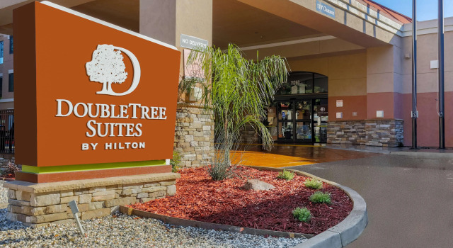 DoubleTree Suites by Hilton Hotel Sacramento - Rancho Cordova, 预订 酒店 兰乔科尔多瓦 加利福尼亚州