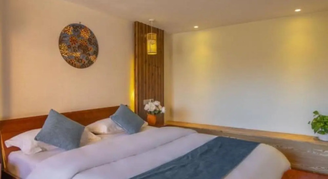 Номер Economy Floral Hotel · Smiling in the Flowers Lugu