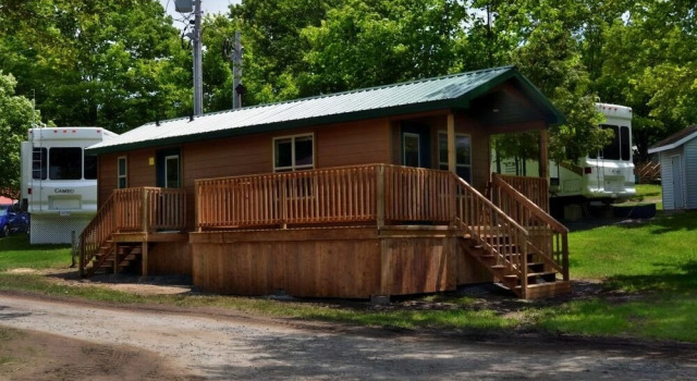 Коттедж Lake Avenue RV Resort
