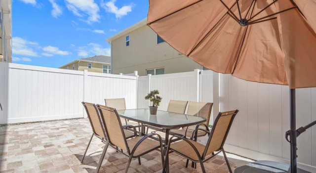 Коттедж Four Bedroom Sleeps 10 w Gameroom 5152a