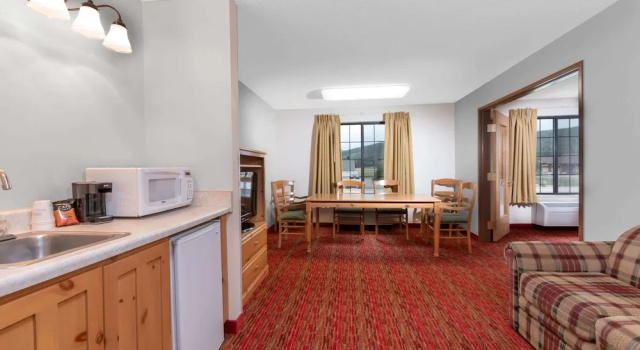 Люкс Business Comfort Inn & Suites Summerset - North Rapid City