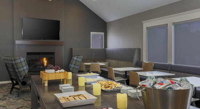 Residence Inn by Marriott Boston North Shore/Danvers, Varaa Hotelli Hotellit New England uima-altaalla, Uima-allas