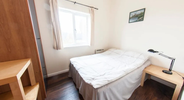 Newly Redecorated 2BR Victoria Docks Flat for 4, Забронировать Отель Отели Лондона 3 звезды, рядом с Выставочный центр ExCeL, 3*