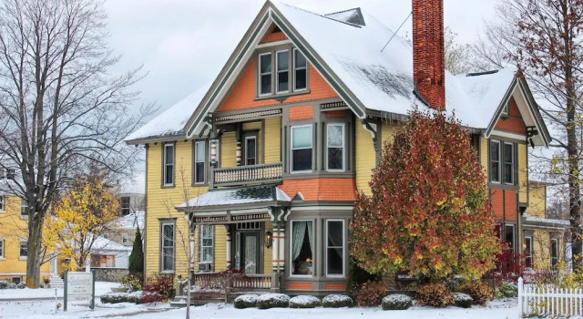 The Ludington House, Забронировать Отель «постель и завтрак» Ладингтон штат Мичиган, рядом с Port of Ludington Maritime Museum