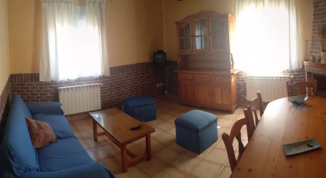 Apartamentos rurales Los Chapines, Varaa Huoneisto Hotellit Madridin maakunta pysäköinnillä, Pysäköinti