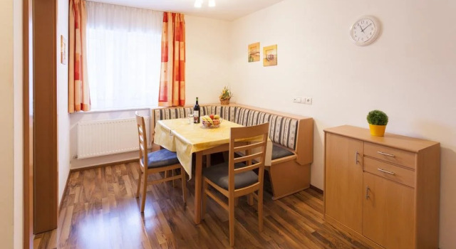 Gästehaus Sahin, Book Hotel Hotels in Vorarlberg with Parking, Parking