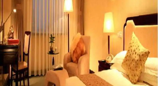 Zhongwei Hangzhou Sunny Hotel, Забронировать Отель Отели Ханчжоу с парковкой, рядом с Железнодорожный вокзал Ханчжоу, Парковка