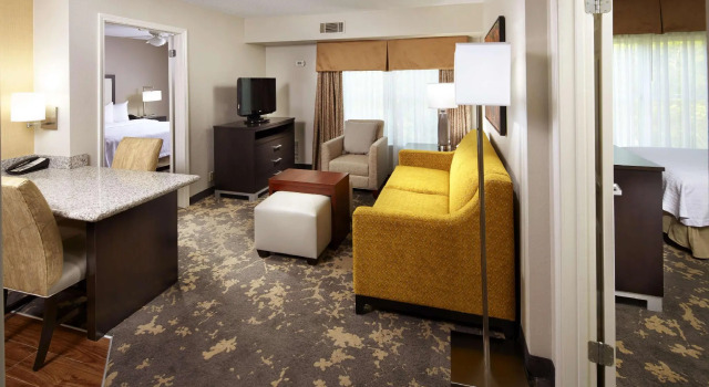 Четырёхместный номер Standard Homewood Suites by Hilton Charlotte Airport